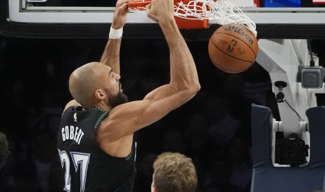 赛事直播-多扣几次就成奥尼尔了！戈贝尔8中5得15分2助1断2帽 爆抢17板