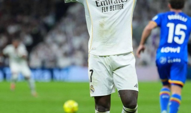 随着皇马0-1爆冷+巴萨笑纳！西甲最新积分榜:1-4名差13分马竞掉队